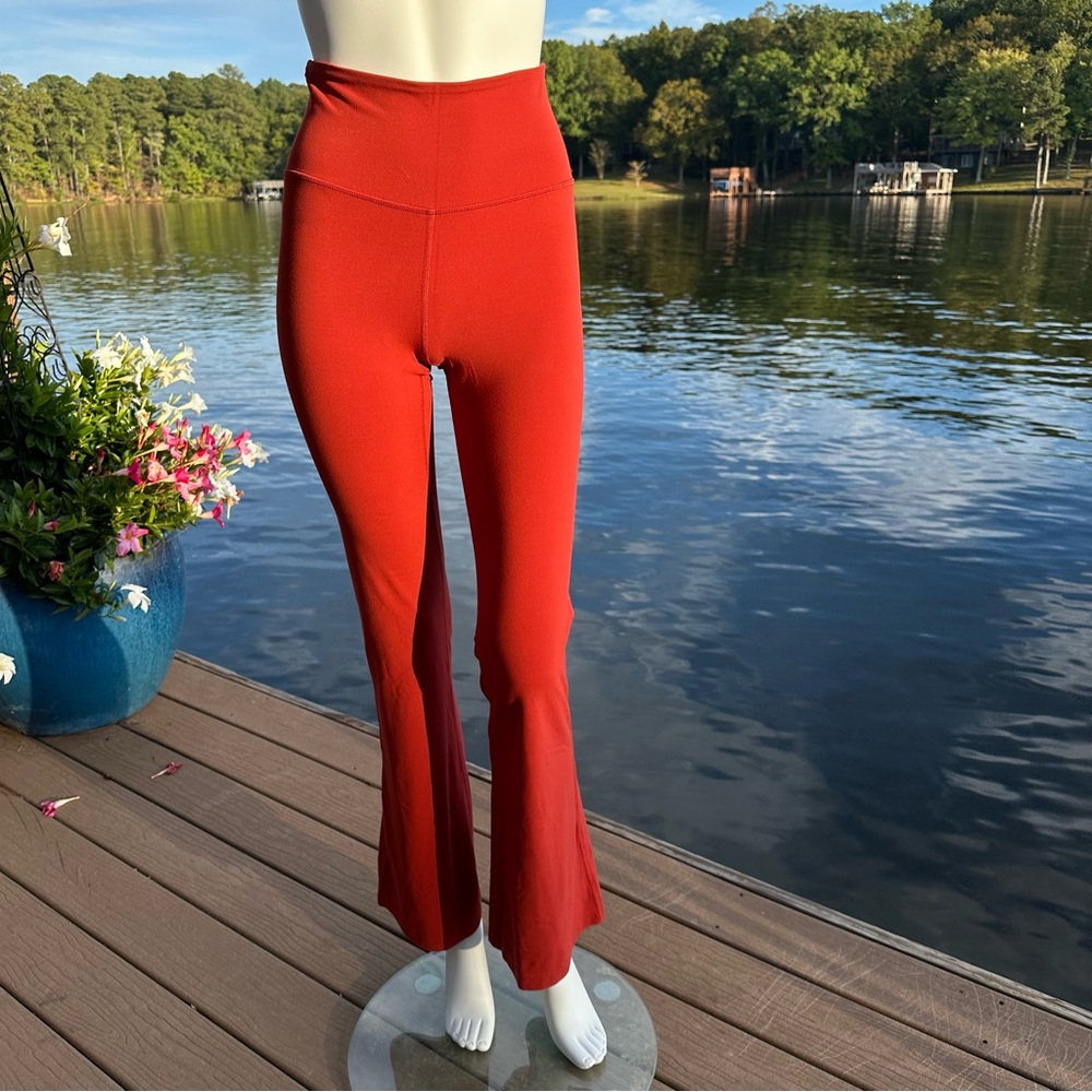 Lululemon Groove Super-High-Rise Flared Pant Nulu *Regular • Cayenne • size 6